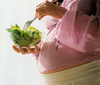 embarazada-gorda-comiendo.jpg