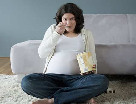 Embarazada Comiendo por Dos