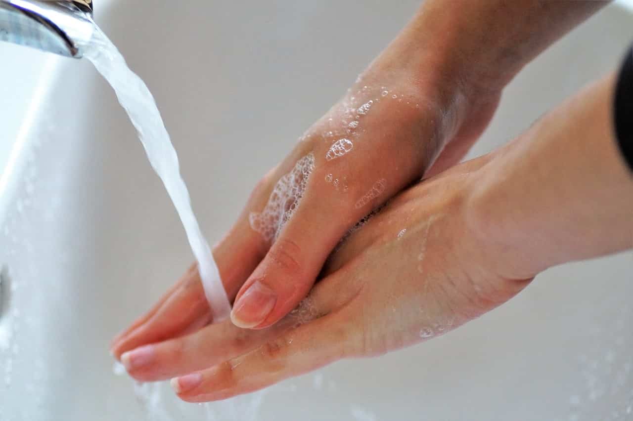 Le lavage des mains est une habitude fondamentale de l'hygiène personnelle.