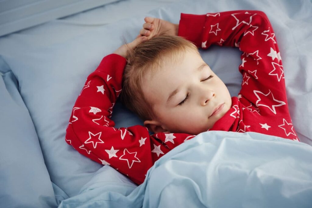 Aprender a dormir solo le va a traer muchos beneficios para su descanso y su desarrollo.