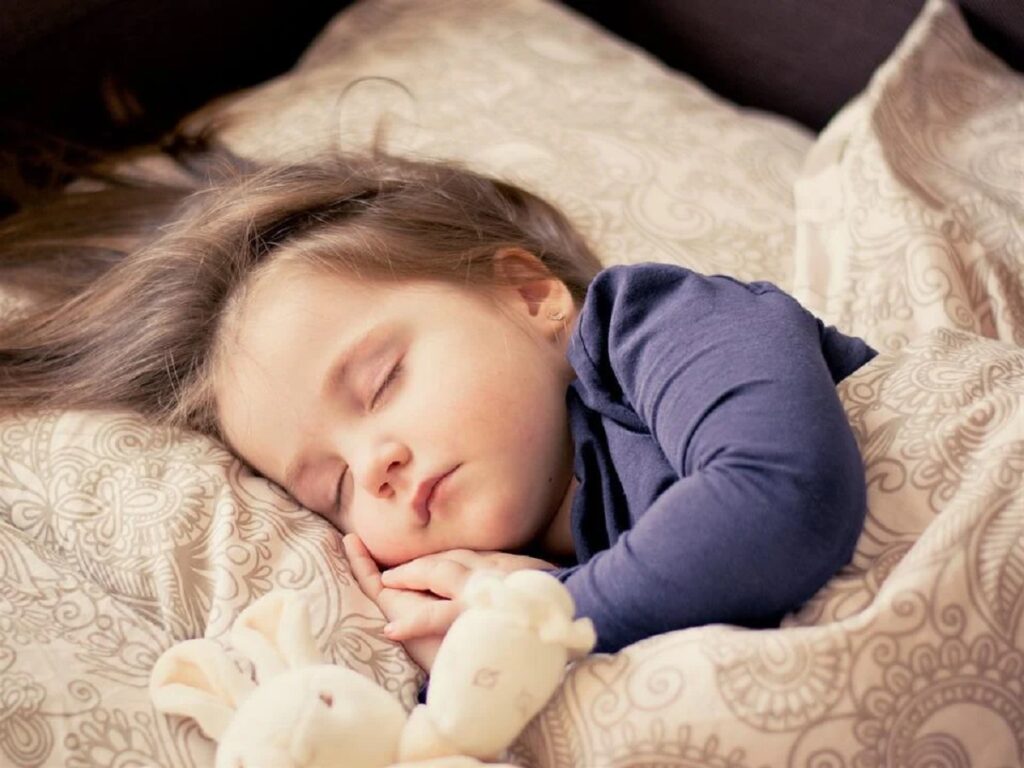 Las rutinas para los horarios de comer y dormir son fundamentales en los niños y bebés.