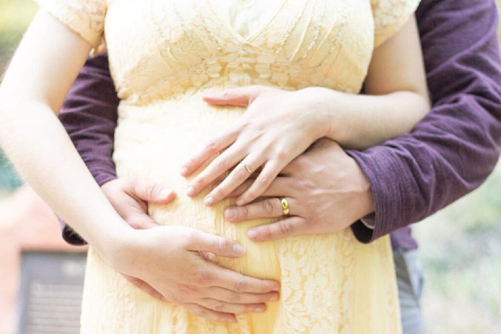 El sexo durante el embarazo es muy beneficiosos para aumentar la conexión con la pareja.