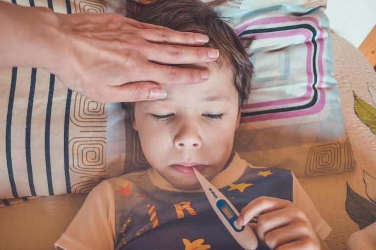 ¿Cómo calmar la tos de un niño por la noche?