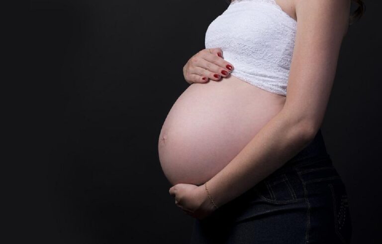 Cuándo se encaja el bebé durante el embarazo: 9 señales de que el parto se acerca