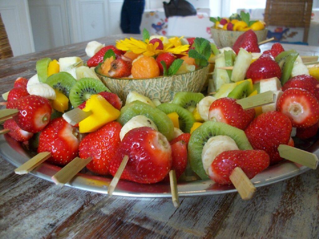 Las frutas son platos saludables repletos de vitaminas para llevar a la playa.
