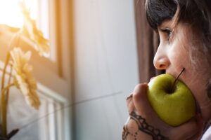 Incorporar frutas y verduras en la dieta de los niños es fundamental para la salud mental.