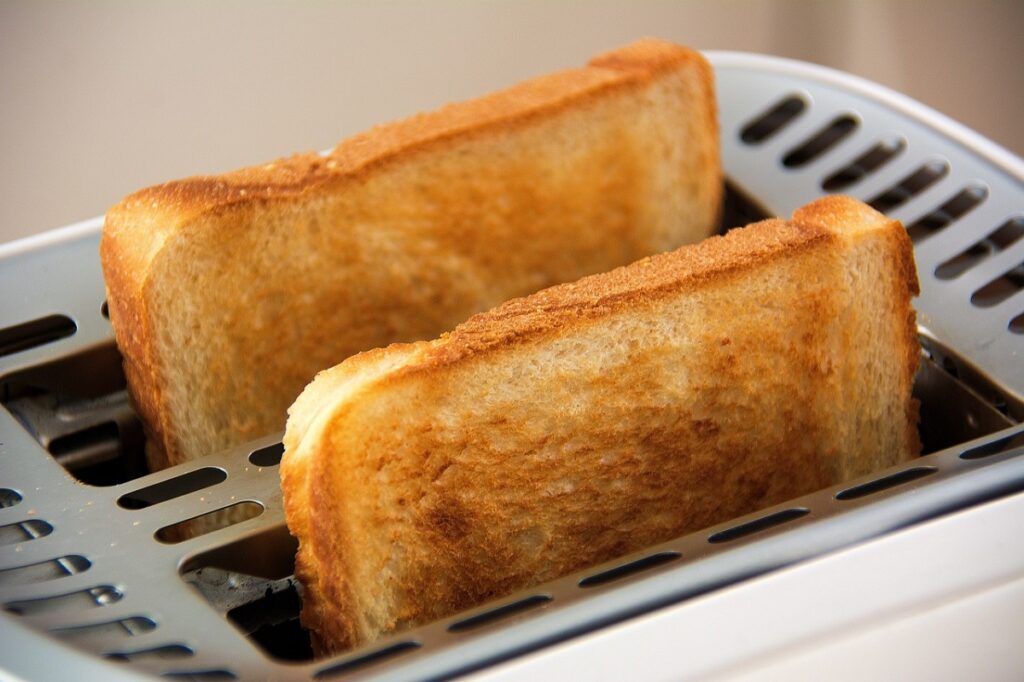 La porción recomendada es de dos a tres rodajas de pan, según el tamaño de la porción.