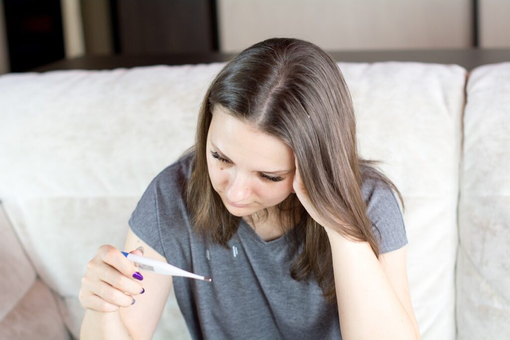 Baja inmunidad uno de los síntomas poco comunes al principio del embarazo.